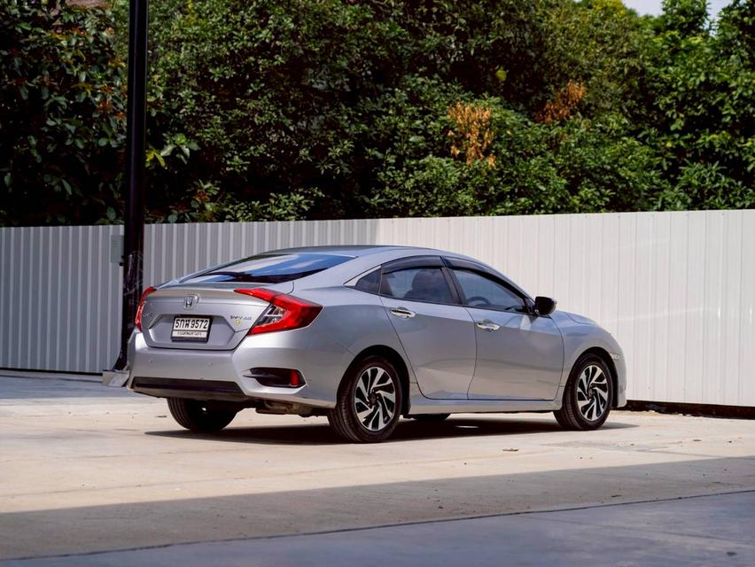 Honda Civic 1.8El ปี17 7