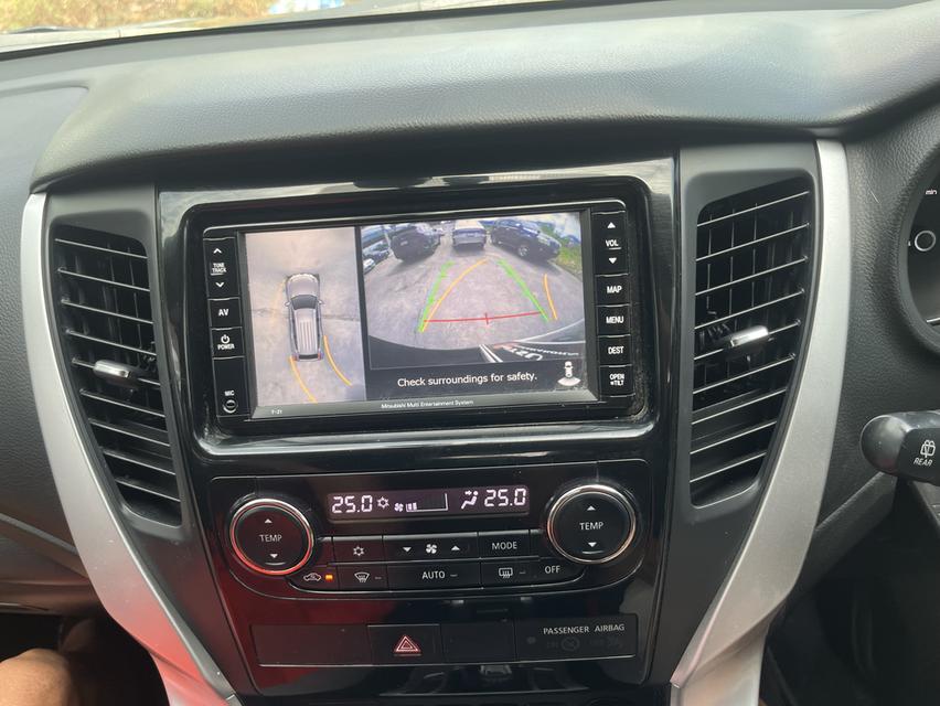 Mitsubishi pajero  16