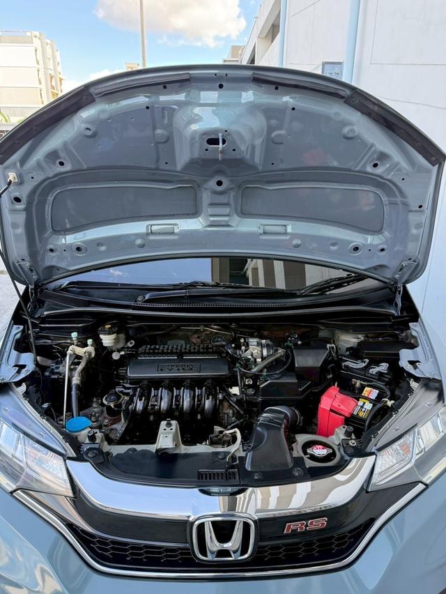 HONDA JAZZ 1.5RS i-VTEC TOP 2018 สีเทา MINOR CHANGE มือเดียวป้าย 19