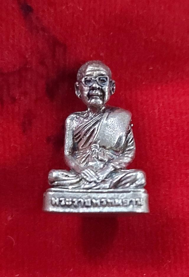 เนื้อเงินครับหลวงพ่อฤาษีลิงดำวัดท่าซุง