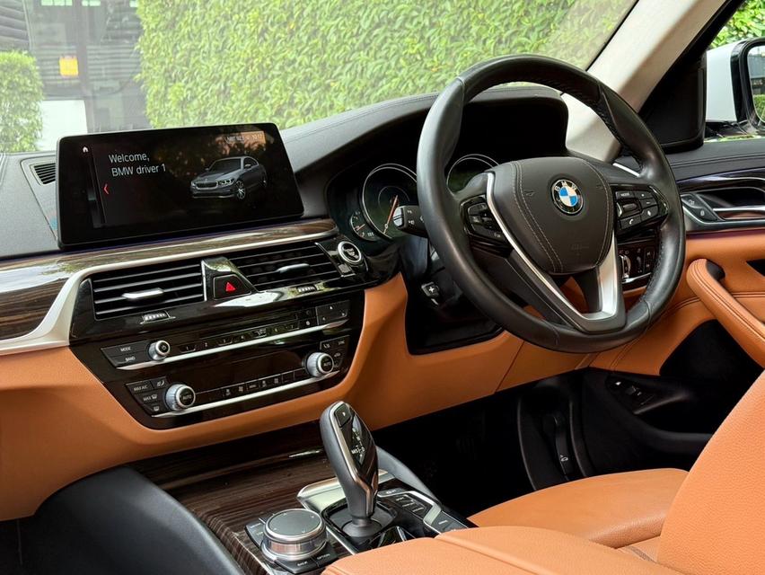 2020 BMW 530e G30 รถมือเดียวออกป้ายแดง รถวิ่งน้อย เข้าศูนย์ทุกระยะ ไม่เคยมีอุบัติเหตุครับ 11
