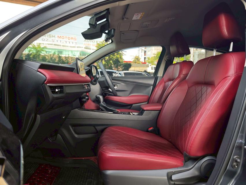 Toyota Yaris Ativ 1.2 premium Luxury ปี 2024  6