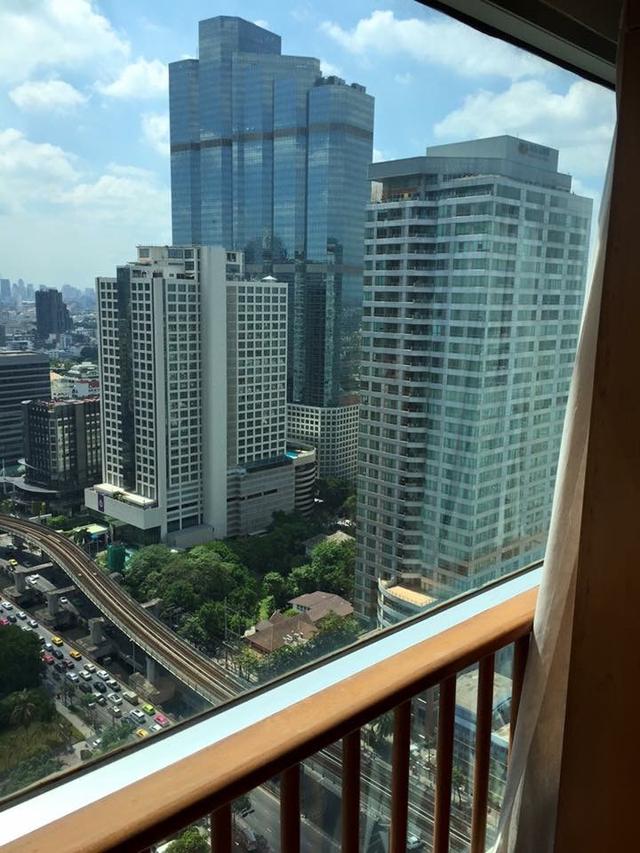 Furnished room for rent on Sathorn Road at Silom Suite Condo opposite the AiA Sathorn Tower very close to BTS St.Louis 10