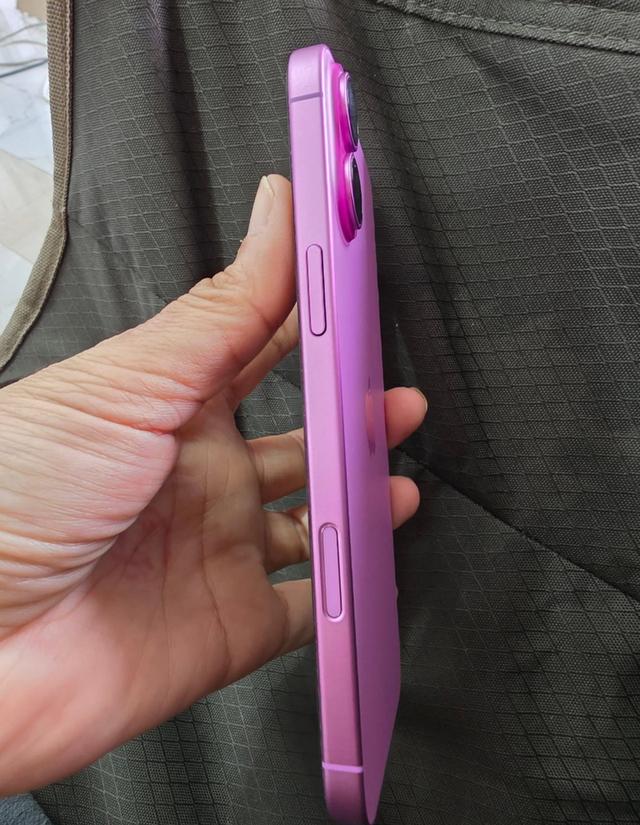 ส่งต่อ iPhone 16 Plus สี Pink 3