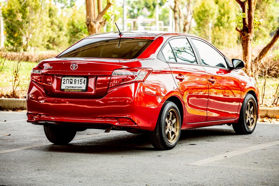 Toyota Vios 1.5J ปี 2013 สีแดง เกียร์ออโต้