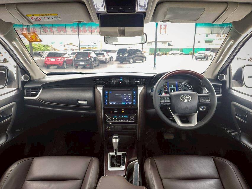 TOYOTA FORTUNER 2.4 V 2WD ปี 2019