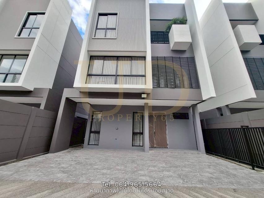🔥 **ให้เช่าโฮมออฟฟิศ / บ้านเดี่ยว 3 ชั้น ลาดพร้าว 101** 🏡 **พักอาศัยก็ดี ทำออฟฟิศก็ลงตัว!** 🚇 ใกล้ MRT ลาดพร้าว 101 เพียงประมาณ **750 เมตร** 1