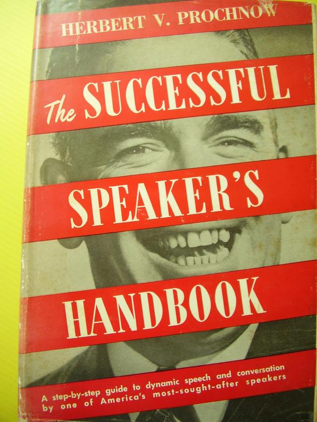หนังสือภาษาอังกฤษเรื่องเทคนิคการพูดต่อหน้ากลุ่มคนและการกล่าวสุนทรพจน์