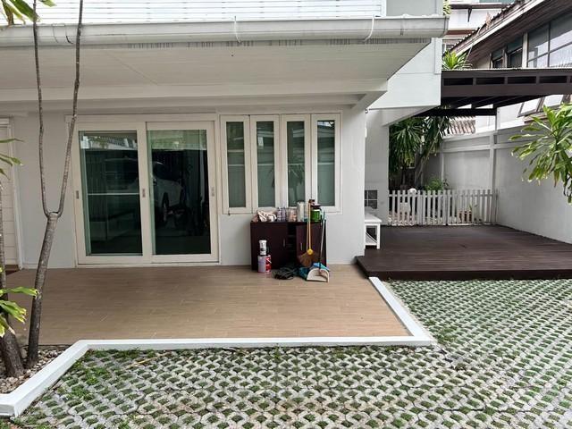 ให้เช่าบ้านเดี่ยว ย่านพระราม 9 ซอย 43 ใกล้ The Nine Center Rama 9 เหมาะสำหรับอยู่อาศัย หรือทำ Home Office พร้อมเฟอร์นิเจอร์ครบ 2
