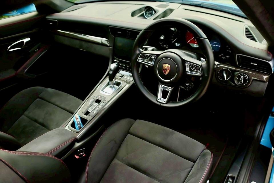 Porsche 911 Carrera 4 GTS รูปที่ 3