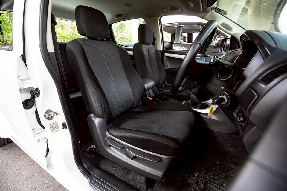 ISUZU D-MAX Double Cab 1.9 Ddi ปี 2016 สีขาว  12