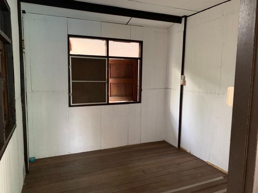 ขายบ้านเดี่ยว 2 ชั้น ครึ่งปูน ครึ่งไม้ รถยนต์จอดในบ้านได้ ใกล้รถไฟฟ้าสามแยกไฟฉาย และโรงพยาบาลศิริราช 18