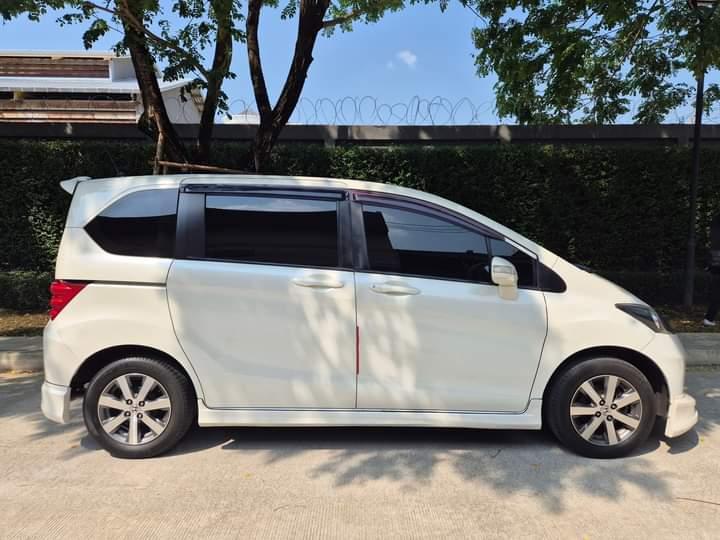 Honda Freed ปี 2011 5