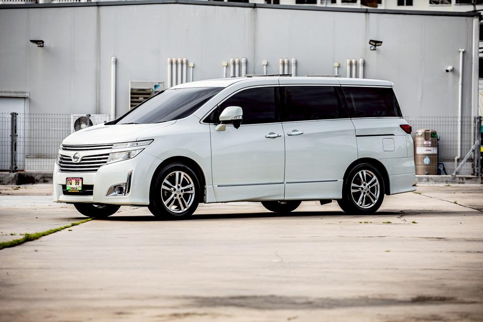 Nissan Elgrand 2.5 ปี 2012 สีขาว 7 ที่นั่ง ประตูสไลด์ไฟฟ้า 8