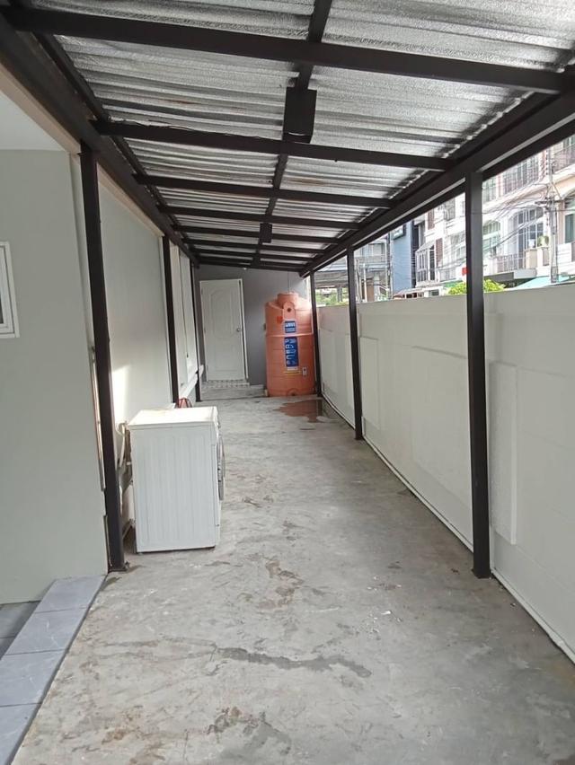 ขาย:บ้านทาวน์เฮ้าส์ หน้ากว้าง 6.5 เมตร ,สูง 3 ชั้น หมู่บ้านนีโอ คลาสสิค โฮม (Neo Classic Home ) ถนนรามอินทรา 3