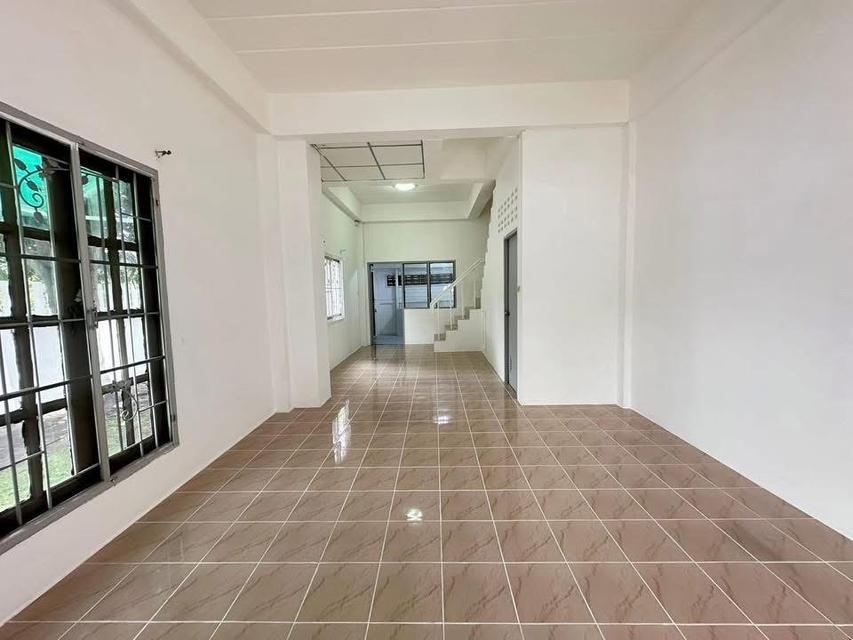 รับนายหน้า สัญญาเปิด บ้าน Townhouse Style บ้านเดี่ยว ราคาถูกสุด ร่มเกล้า ซอย 6 แปลงหัวมุม 34 ตรว 2 ห้องนอน 2 ห้องน้ำ 2 ที่จอดรถ 15
