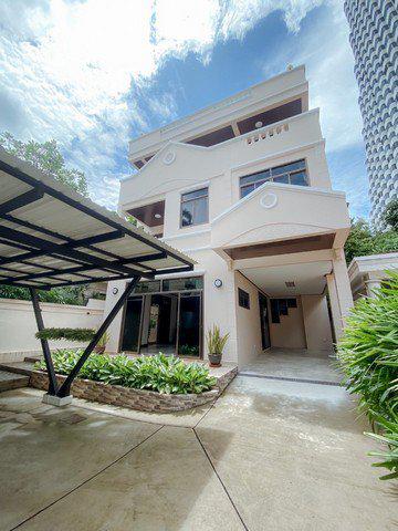 รูป รหัสC5690 ให้เช่าบ้านเดี่ยว 4ชั้น เพิ่งรีโนเวทใหม่ ถนนสุขุมวิทซอย4 ใกล้ถนนเพลินจิต ใกล้ BTS นานา