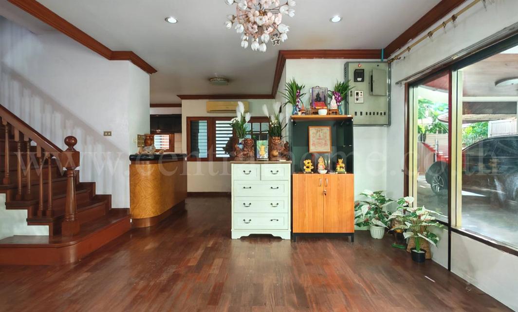 บ้านเดี่ยว ศรีเจริญวิลล่า หลังมุม ติดถนนเทพารักษ์ ใกล้ รพ.สินแพทย์ 14