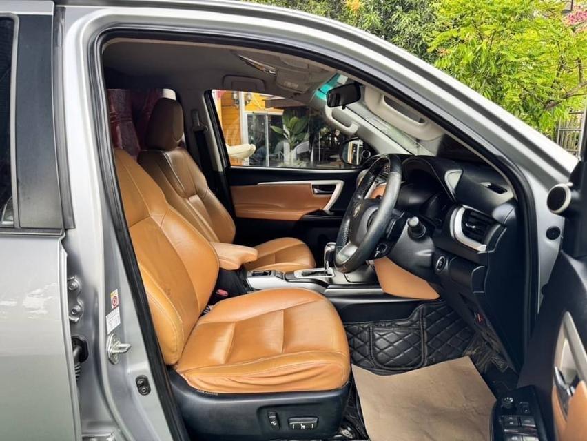 รถTOYOTA FORTUNER ตัวV 4WD  เครื่อง2.8 cc  เกียร์ AUTO ปี2018 (หมายเหตุ:คันนี้ขายไม่รับประกันเลขไมล์คคะ์} 9