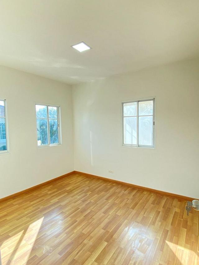 ขายบ้านเดี่ยว 2 ชั้น เนื้อที่ 52.9 ตร.ว.หมู่บ้านภัสสร 19 ซอย 36 ถนนจตุโชติ แขวงออเงิน เขตสายไหม กรุงเทพฯ 11