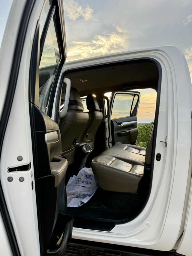 REVO DOUBLE CAB PRERUNNER 2.4 G 17