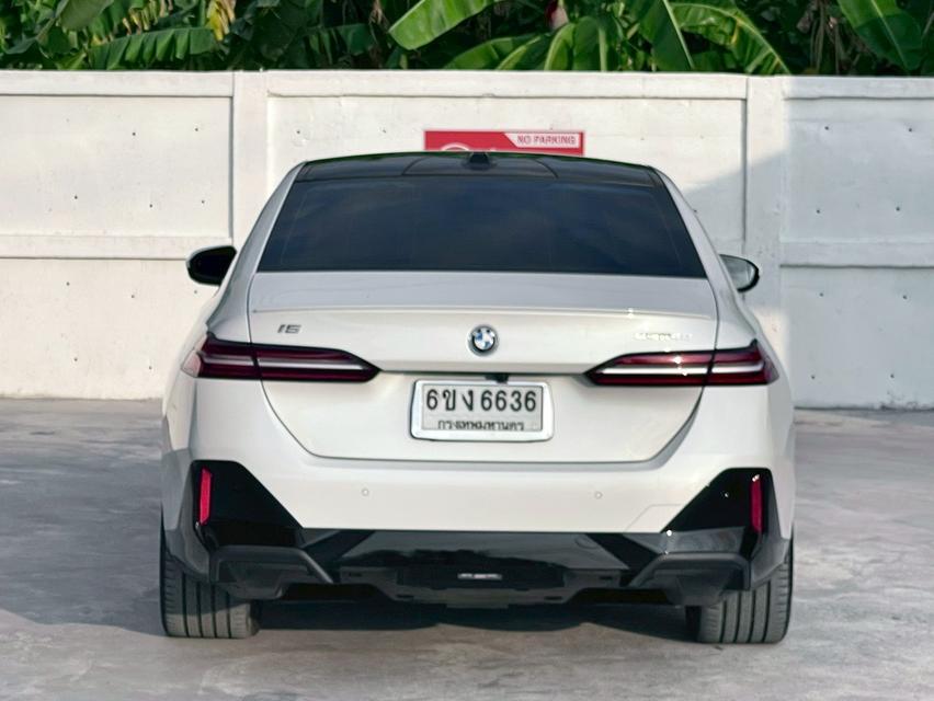 BMW i5 edrive 40 Msport ปี23 5