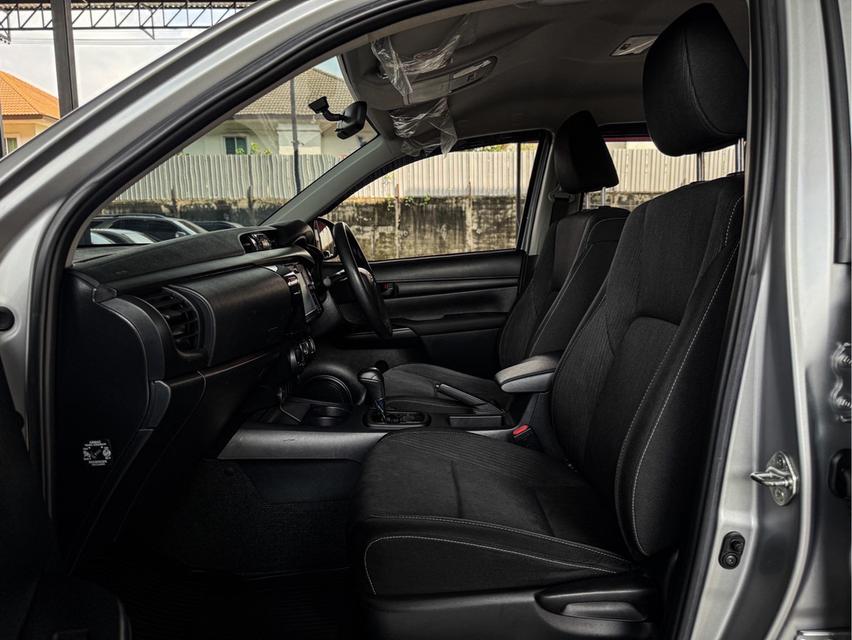 รหัสรถ WRT3253 2021 TOYOTA HILUX REVO, 2.4 ENTRY Z EDITIONโฉม DOUBLE CAB สีเทา เกียร์ออโต้ 16