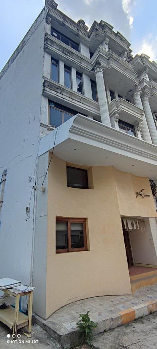 รูปหลัก Home Commercial building for sale & Rent in Ekkamai sukhumvit63