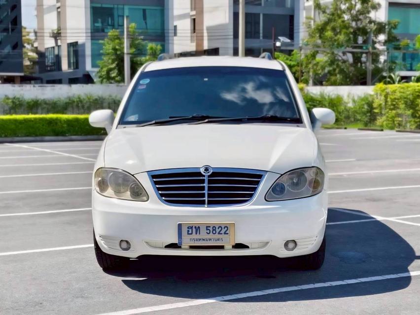 Ssangyong Stavic SV270 เครื่องดีเซล 2.8 เกียร์ Auto สีขาวมุก ปี 2010