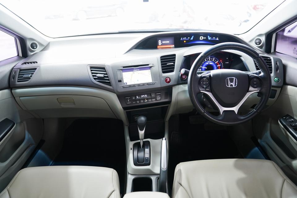 HONDA CIVIC HYBRID 1.5 NAVI AT ปี 2013 สีขาว 4