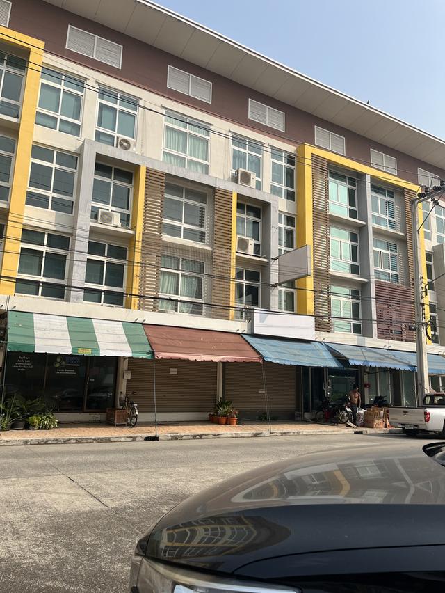อาคารพาณิชย์ใกล้สนามบินสุวรรณภูมิ ตลาดและแห่งชุมชน 1