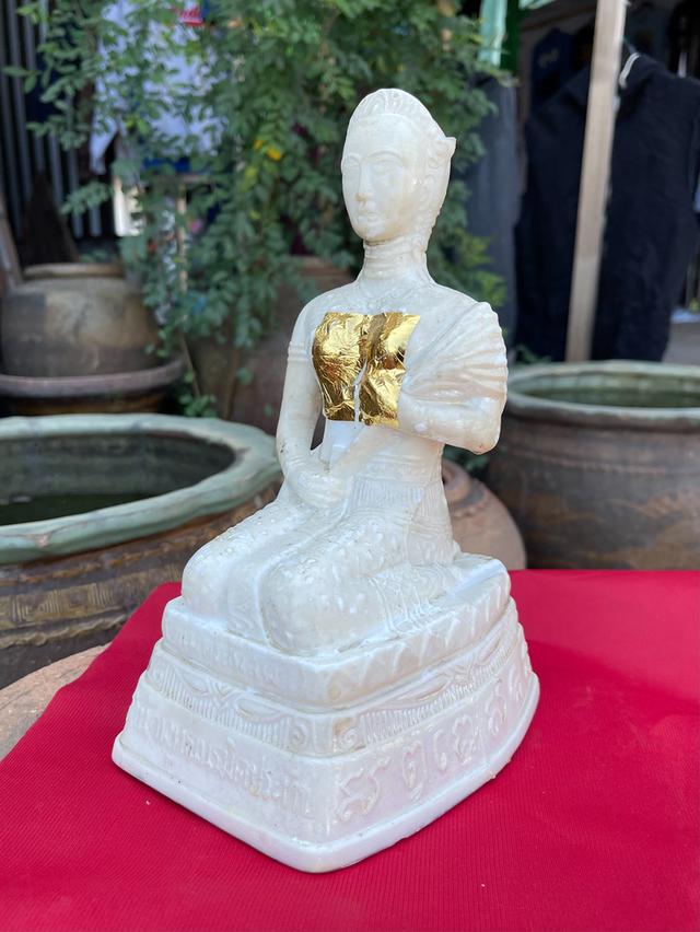 พระแม่โพสพ 25พุทธศตวรรษ ปี2500 สีขาวมุก รูปหล่อพระแม่โพสพ เนื้อแก้ว สำนักพุทธเนรมิตประทีป 3