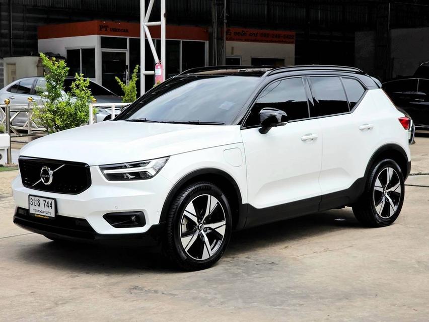 (แจ้งรหัสรถ SEZ744) Volvo XC40 Recharge T5 Inscription (Plug-in Hybrid) เกียร์ ออโต้ เบนซิน+ไฟฟ้า สี ขาว ปี 2022 จด 2023 รูปที่ 3