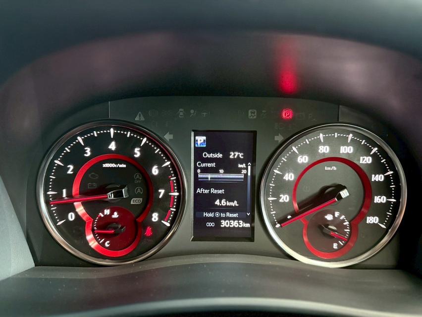 TOYOTA ALPHARD 2.5 SC package 2021 จด 2022 16