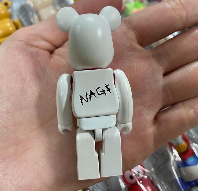 Bearbrick Nagi 100% ของมือสอง 2