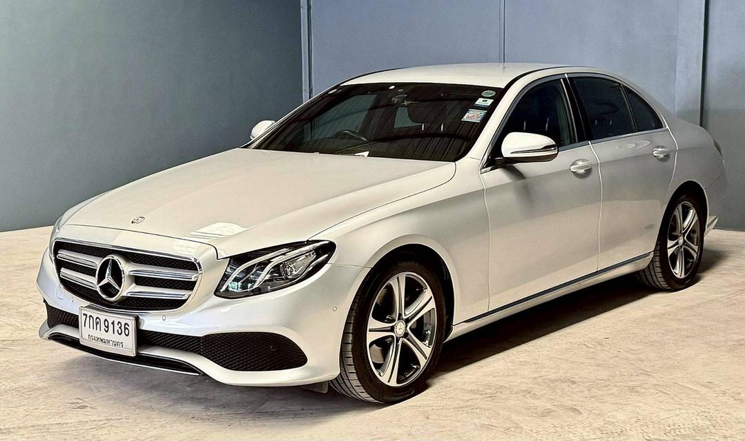 Mercedes-Benz E220d Avantgarde W213 ปี 2017