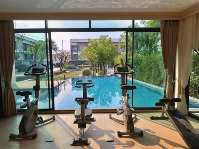 ให้เช่าทาวน์โฮม 3 ชั้น 25.7 ตร.ว. หมู่บ้านกลางเมือง โชคชัย 4 ซอย 50 ใกล้เซ็นทรัลอีสวิว 6