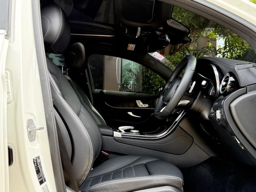 2020 BENZ GLC 250 COUPE รถมือเดียวออกป้ายแดง รถวิ่งน้อย เข้าศูนย์ทุกระยะ รถไม่เคยมีอุบัติเหตุครับ 13