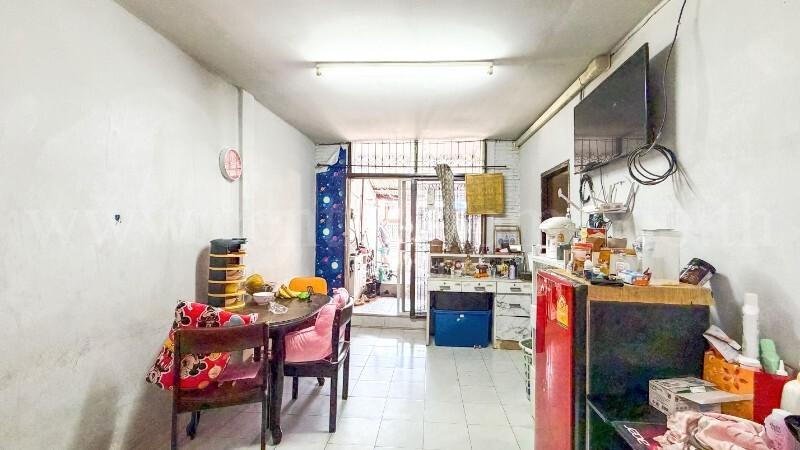 ทาวน์เฮ้าส์ ชั้นเดียว พงษ์เพชร เคหะ แจ้งวัฒนะ 14 ราคาถูก ขายตามสภาพ 5