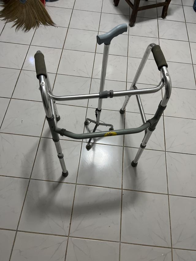 อุปกรณ์การเดิน และ พยุง รูปย่อยที่ 2