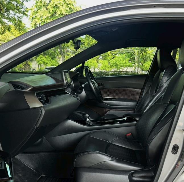 Toyota C-HR 1.8 Mid  ปี 2018  6