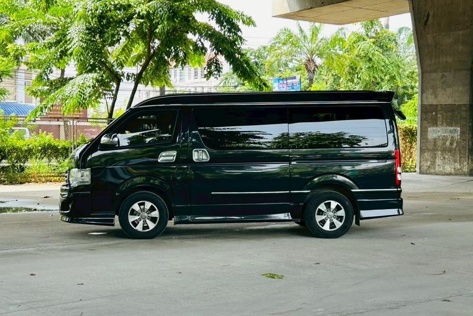 Toyota Ventury 2.7 V AT 2012 6
