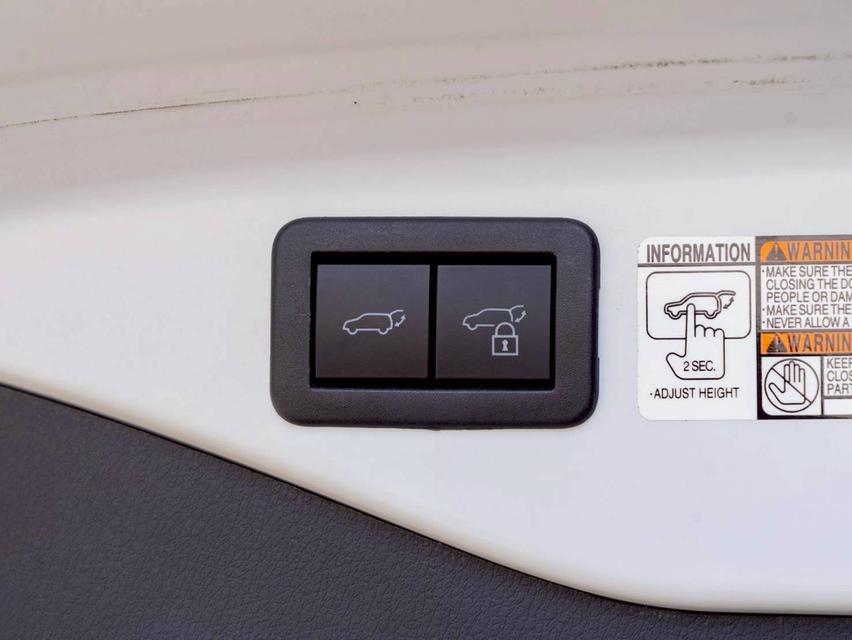 Toyota Yaris HEV Premium Luxury ปี 2024 ♨️ ประกันเครื่องเกียร์3ปี30000 km.♨️ รูปที่ 8