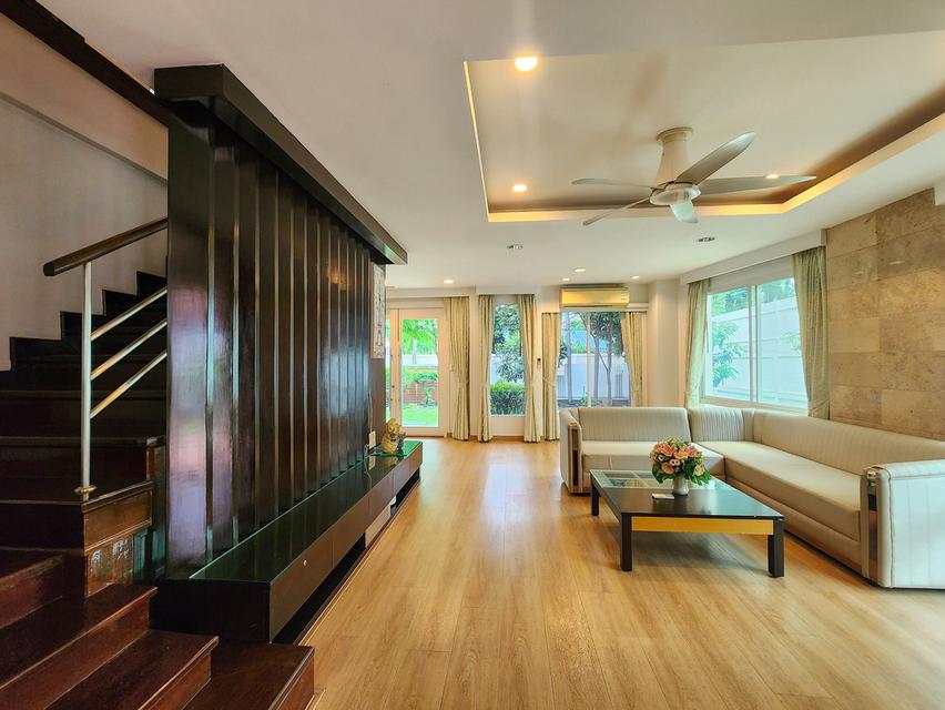 ให้เช่าบ้าน ม.บ้านลาดพร้าว Exclusive  ถ.เลียบด่วนเอกมัย-รามอินทรา 18