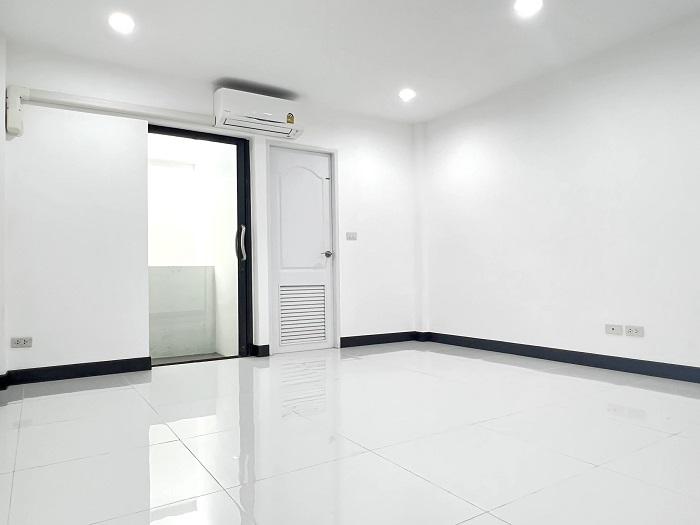 ให้เช่า Home Office / อาคารพาณิชย์ 3 ชั้น สุขุมวิท 95 ราคาถูก 4