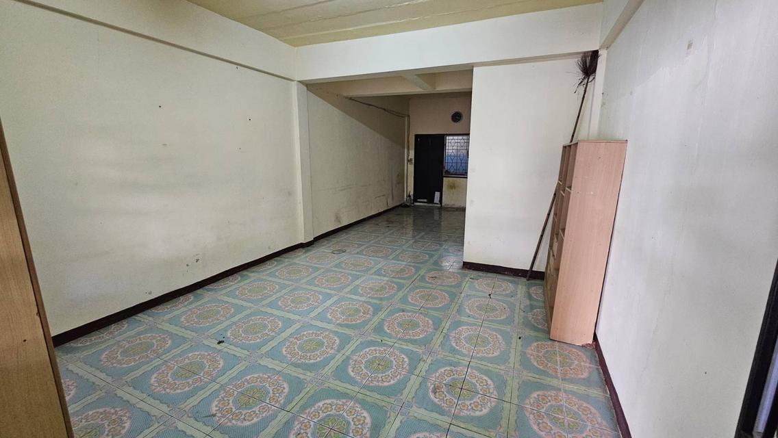 ขายทาวน์เฮ้าส์ 2 ชั้น มืองสอง 1.5 ล้าน หมู่บ้านเพชรเกษมธานี ถนนเศรษฐกิจ อ้อมน้อย กระทุ่มแบน สมุทรสาคร 4