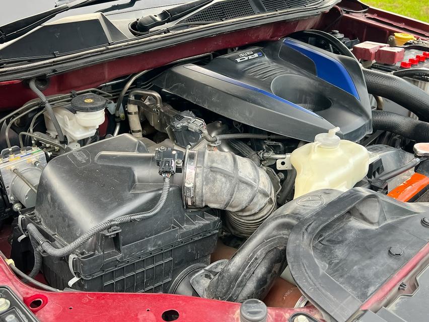 รถยนต์ Isuzu MU-X Ulitmates 3.0 4x2 ปี 2022 รูปที่ 7