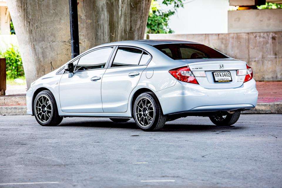 Honda Civic Fb 1.8S ปี 2012 เกียร์ออโต้ สีฟ้า มือเดียวป้ายแดง 8