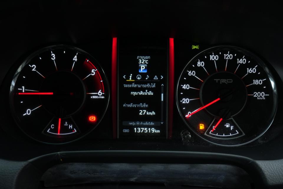 2016 TOYOTA FORTUNER 2.8 TRD Sportivo 4WD  สีขาว ไมล์ 137087 กม. 19