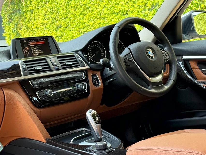 2017 BMW 320D LCI รถมือเดียวออกป้ายแดง รถวิ่งน้อย เข้าศูนย์ทุกระยะ รถไม่เคยมีอุบัติเหตุครับ 12